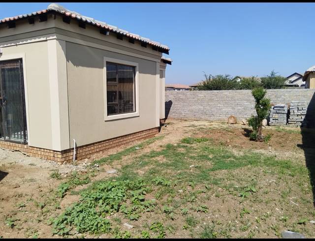 3 BEDROOM HOUSE FOR SALE IN VANDERBIJLPARK CE 3